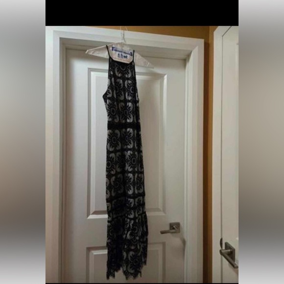 Perfect Dress For A Wedding Guest - Picture 2 of 3